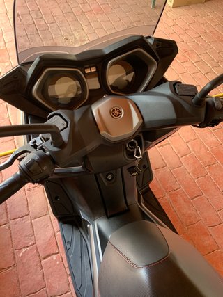 Yamaha X-MAX 125