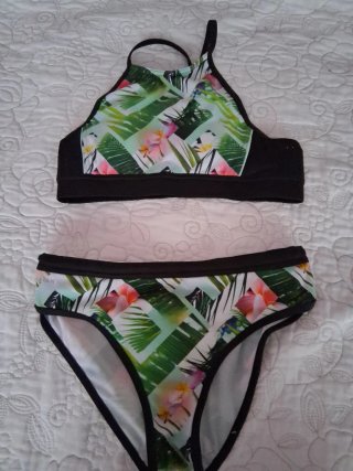 Lote de bañadores para niña