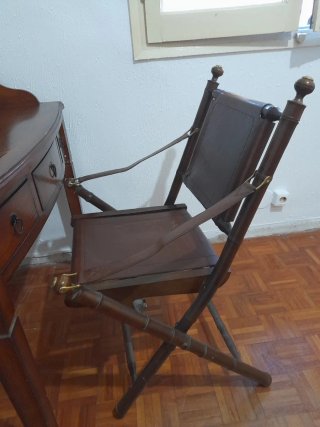 Escritorio Inglés y Silla Colonial