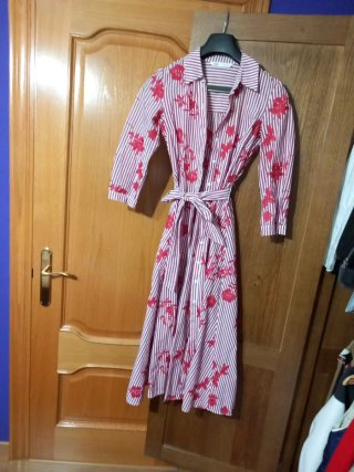 Vestido camisero Zara rayas rojas y flores