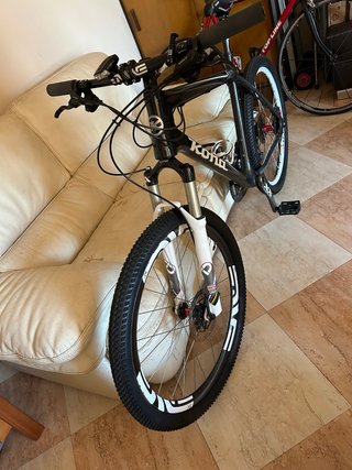Bicicleta KONA de carbono Talla L