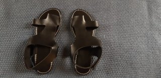 Sandalias planas negras