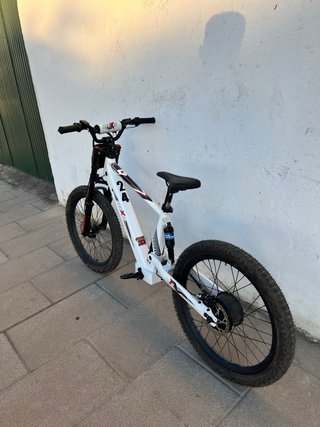 Bicicleta Eléctrica 24