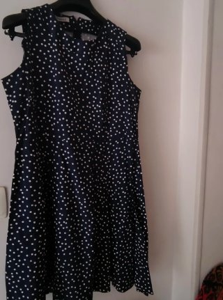 Vestido vintage azul con lunares blancos