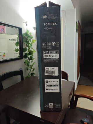 Caja TV Toshiba 50 50UV3363DG (con corchos)