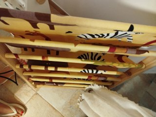 Estantería infantil de libros de tela con animales