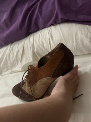 Botines de ante con cordones
