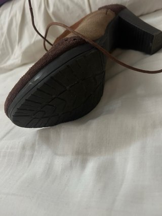 Botines de ante con cordones