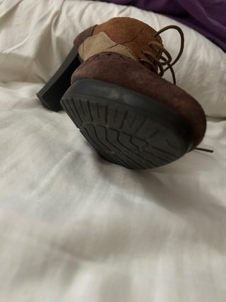 Botines de ante con cordones