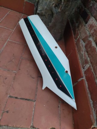 Tapa lateral izquierda Derbi DS 50