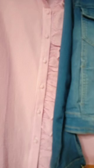 Conjunto Camisa Rosa y Chaqueta Vaquera