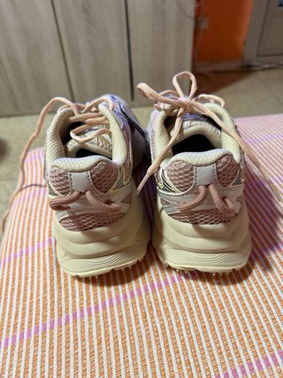 Zapatillas Lacoste Beige y Rosa