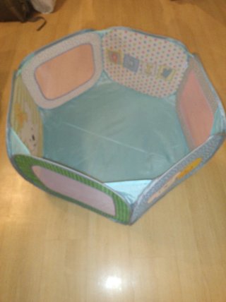 Parque infantil con chichonera
