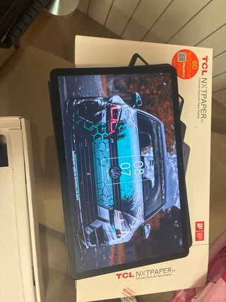 Tablet TCL Negra con Funda y Lápiz con caja