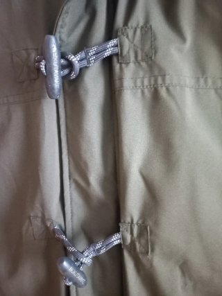 Parka NUKUTAVAKE Talla 14 años. Està impecable.