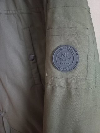 Parka NUKUTAVAKE Talla 14 años. Està impecable.