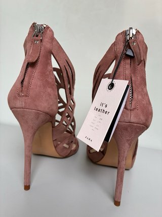 Sandalias de piel nuevas