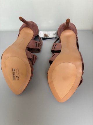 Sandalias de piel nuevas