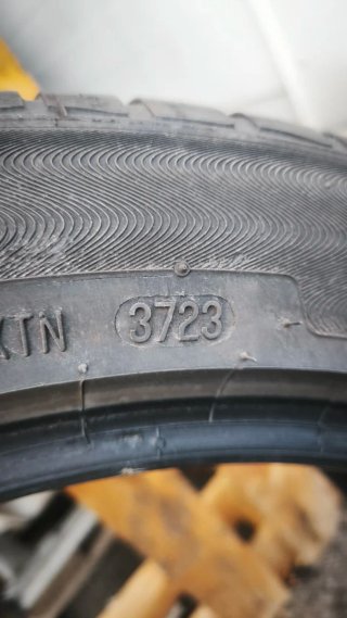 2 Neumáticos 215/50/17 95V