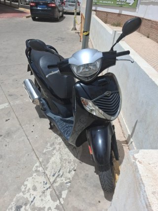 Honda SH 125 Scooter Negra
