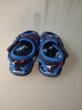 Sandalias de agua infantiles dinosaurios