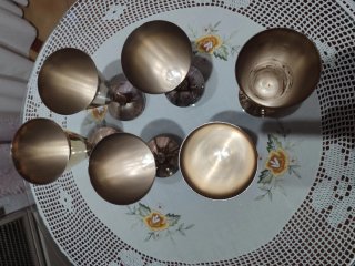 Juego de té dorado con vasos