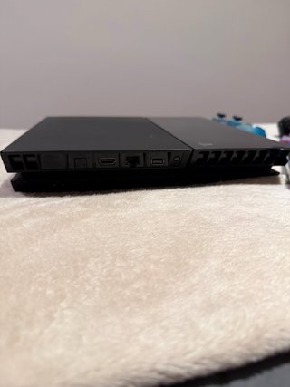 PS4 (PlayStation 4) + 2 Mandos + 3 Juegos