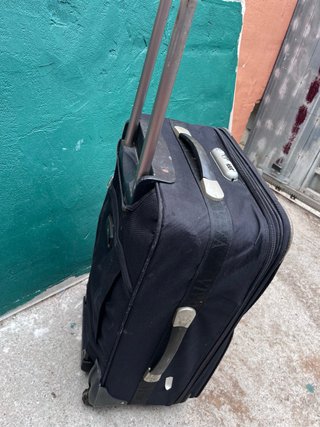 Maleta de viaje negra