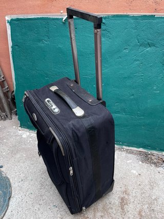 Maleta de viaje negra