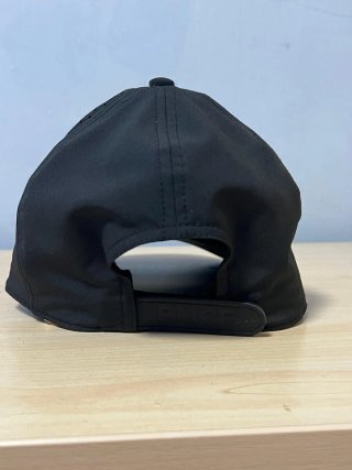 Gorra Oficial Real Madrid Negra y Dorada