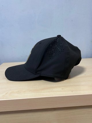 Gorra Oficial Real Madrid Negra y Dorada