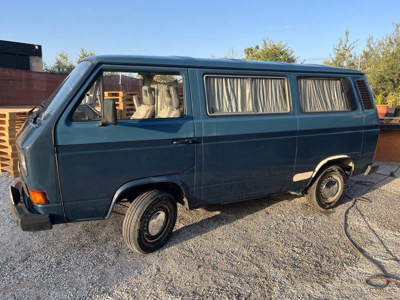 Volkswagen Caravelle 1990 - foto 1