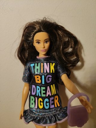 Barbie curvy.