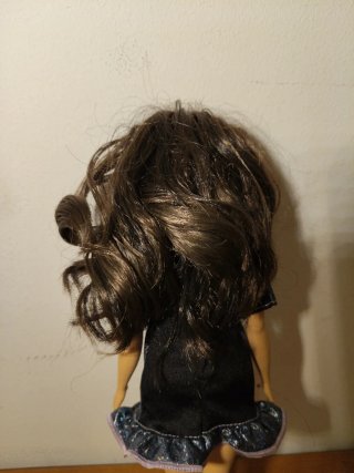 Barbie curvy.