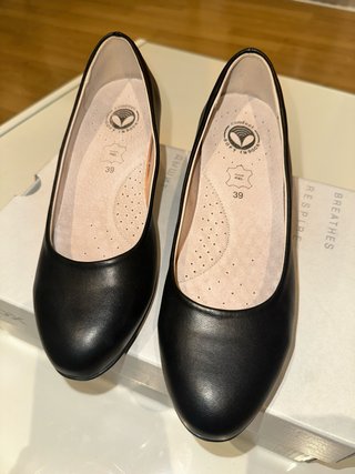 Scarpe eleganti in pelle nere da donna