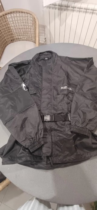 Chaqueta Richa RAINWARRIOR Negra Impermeable