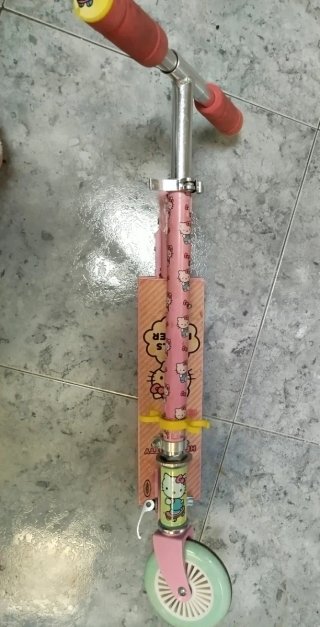 Patinete Hello Kitty rosa