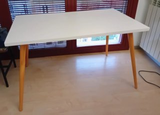Mesa Comedor/Oficina Blanca Patas Madera