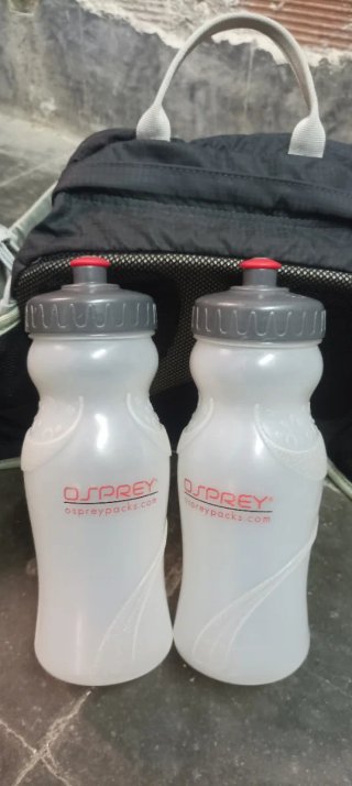 Riñonera Osprey Talon 8 con botellas