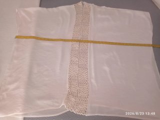 Caftán beige con detalles de crochet