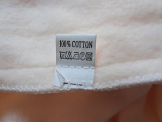 Bata de casa rosa con botones