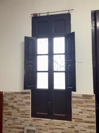 Puerta de madera maciza