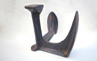 Yunque de zapatero antiguo, bigornia
