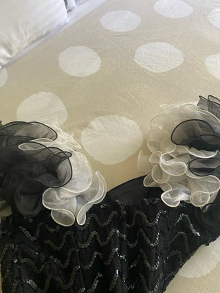 Vestido de fiesta negro y blanco