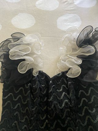 Vestido de fiesta negro y blanco