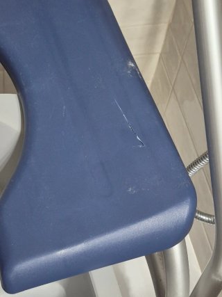Silla de ducha y WC con ruedas.
