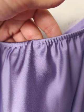 Top lencero lila satén con encaje