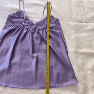 Top lencero lila satén con encaje