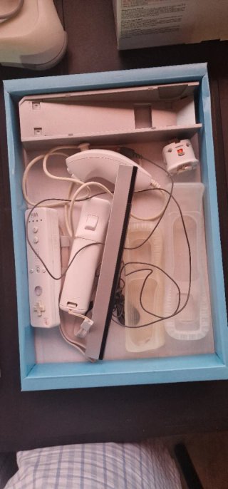 Nintendo Wii + Base Wii Fit + 2 Mandos + 4 Juegos