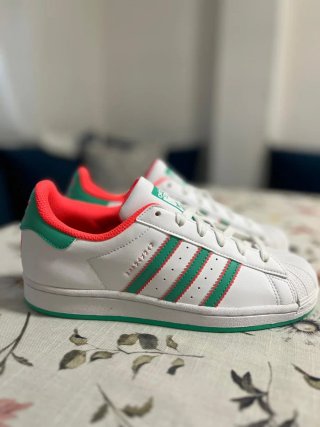 Zapatillas Adidas Superstar Blancas y Verdes